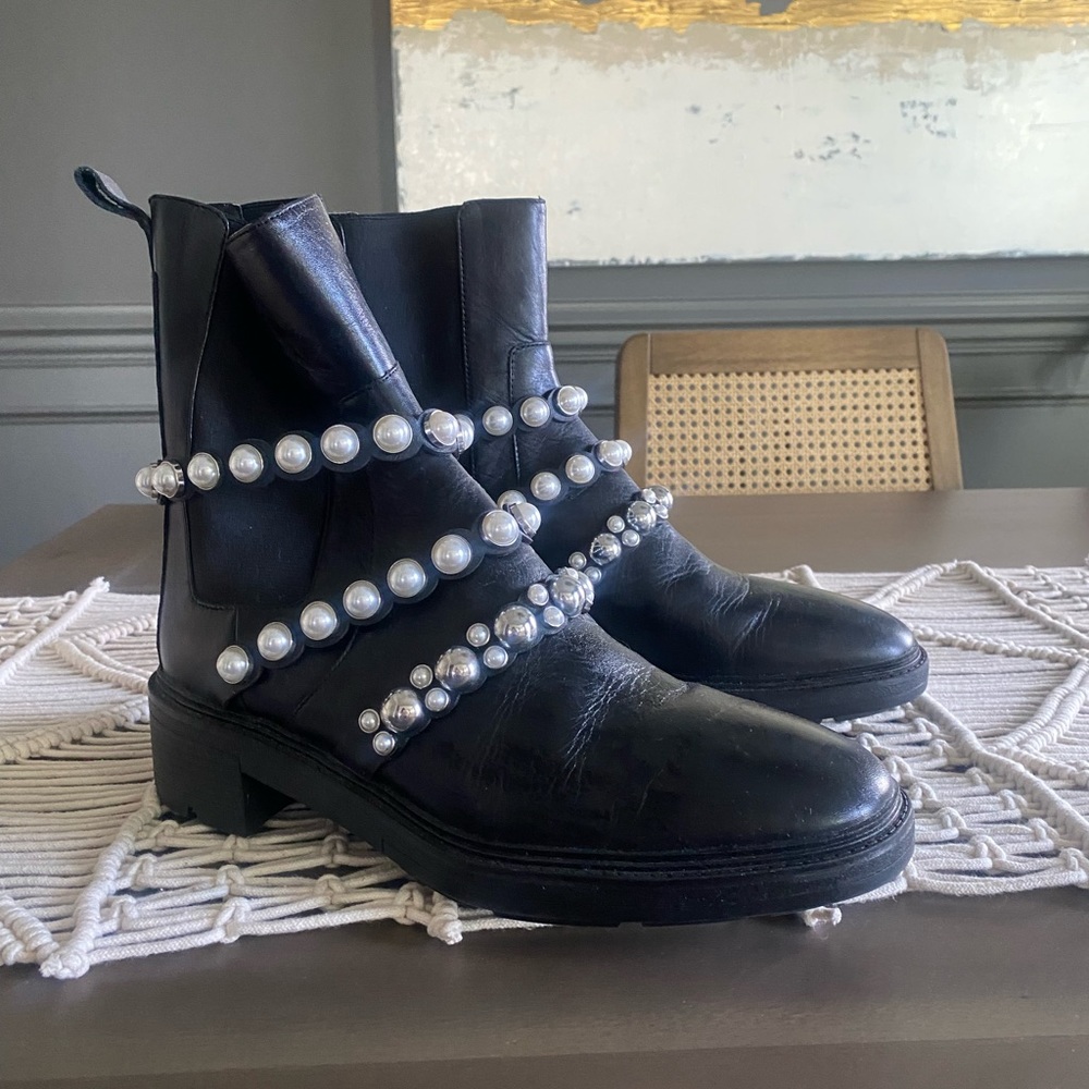 ZARA size 41 (10) pearl accent leather lug boots